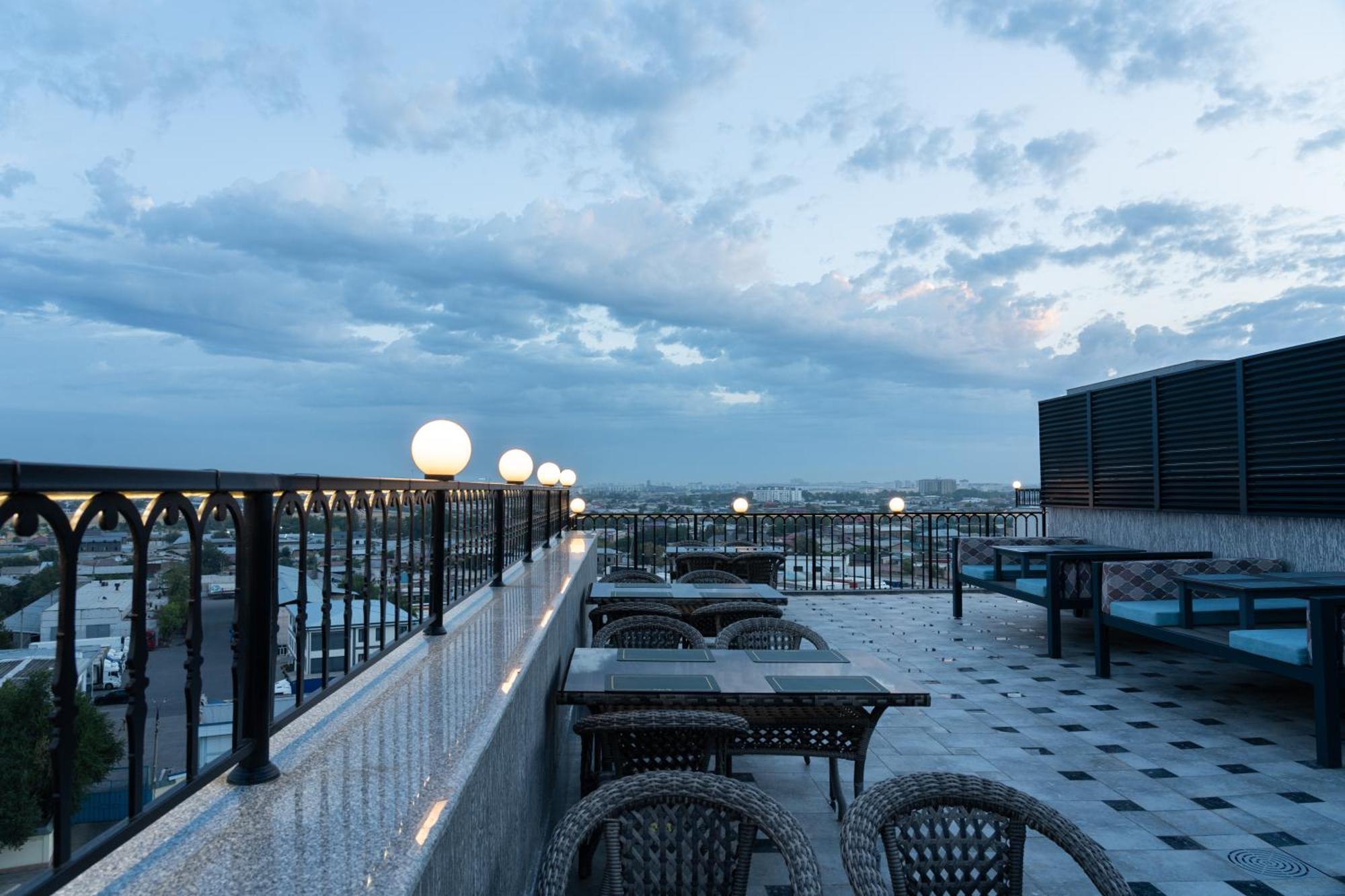 Shamsan Airport Hotel Tasjkent Exteriör bild