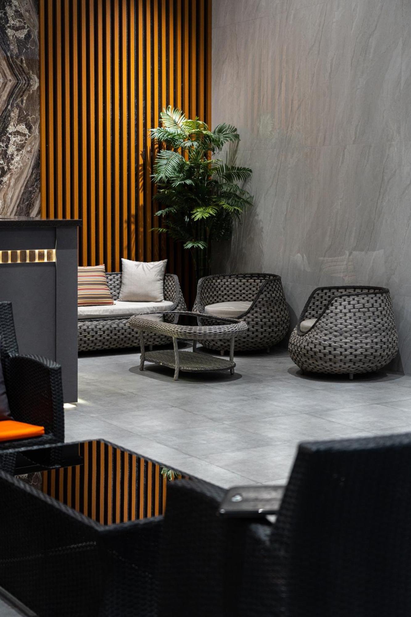 Shamsan Airport Hotel Tasjkent Exteriör bild